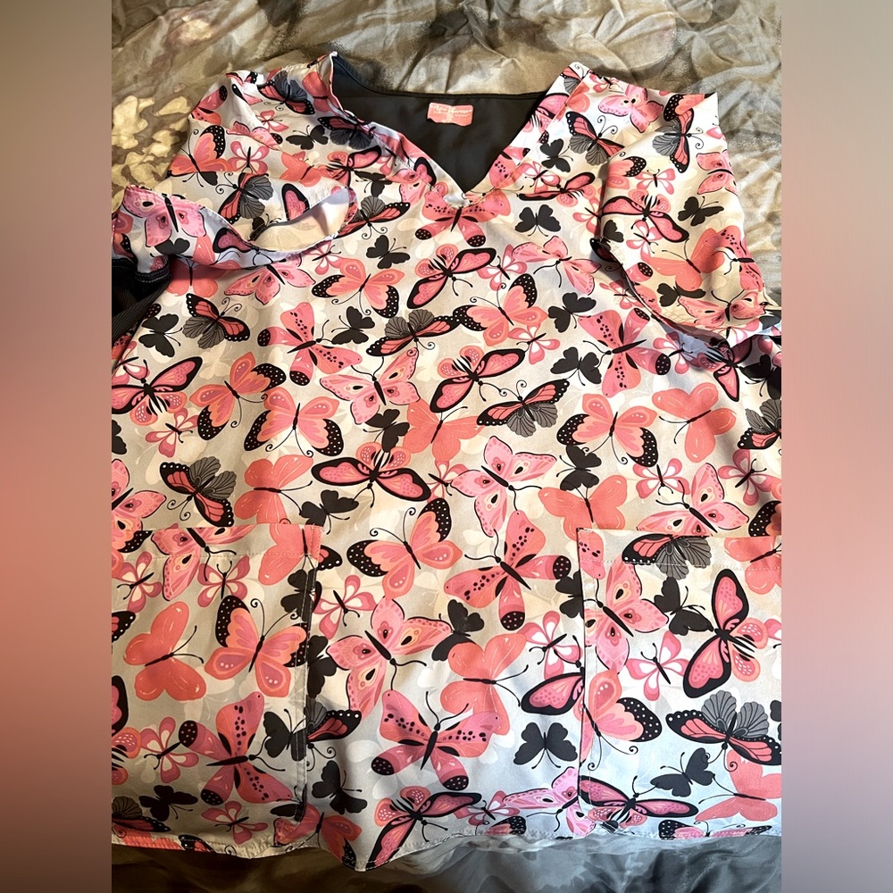 Beyond Scrubs top, 3xl, never worn, no tags.